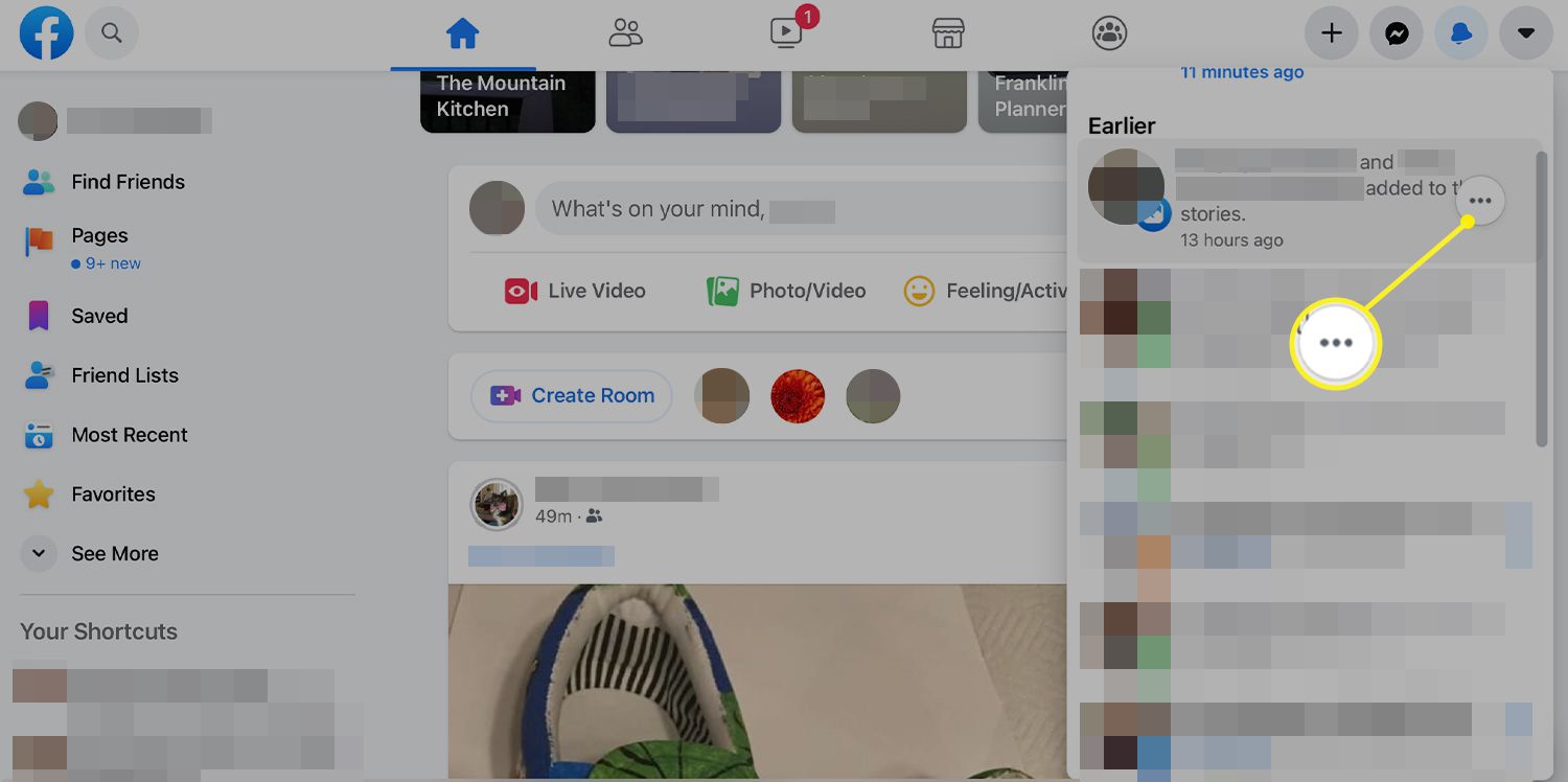 Επιτραπέζιο Facebook με τη λίστα ειδοποιήσεων που εμφανίζεται